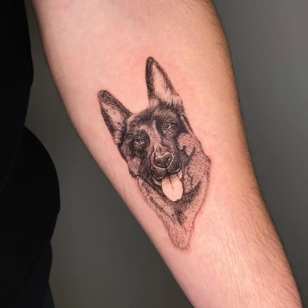 Esra Tattoo